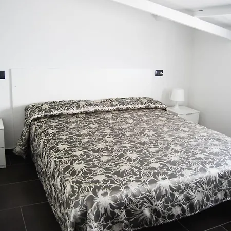 Crisvan Home- Attico Vista Mare カーポ・リッツート